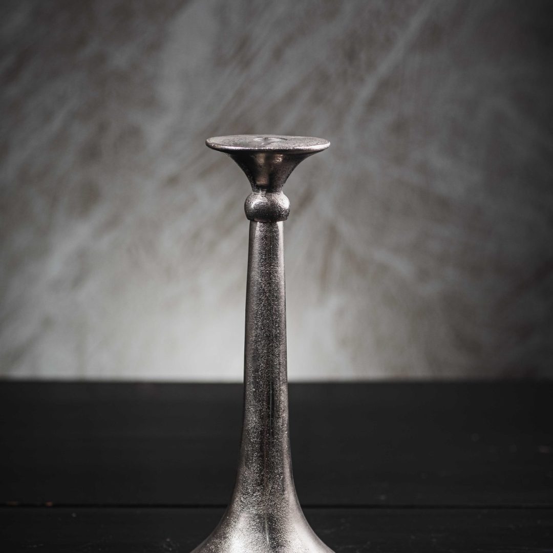 Ασημένιος Κηροστάτης με Σφυρηλατημένη Υφή