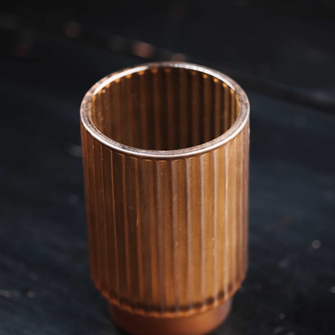 Γυάλινο Κηροπήγιο Amber με Ραβδωτή Υφή