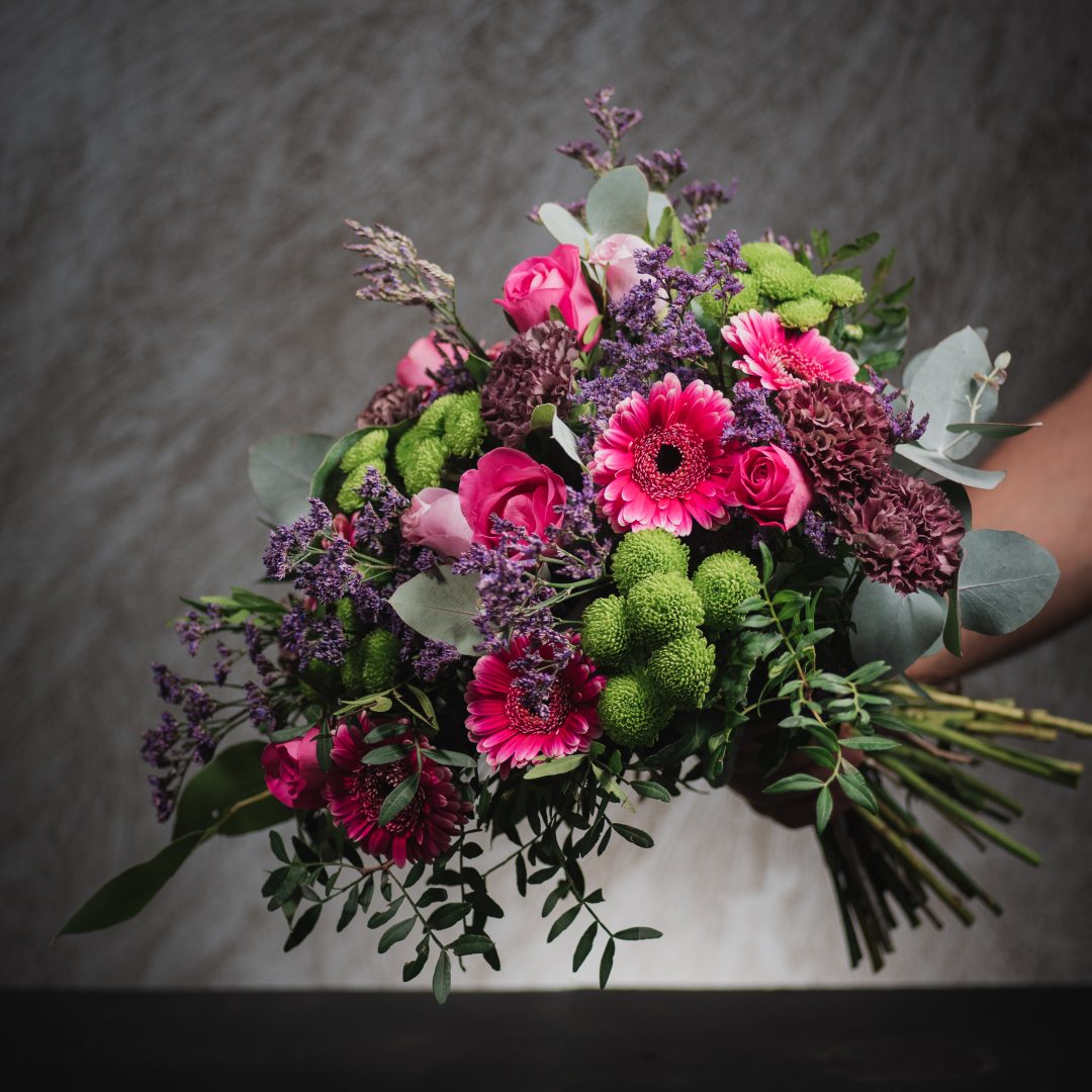 Velvet Pulse | A bouquet of strength and emotion