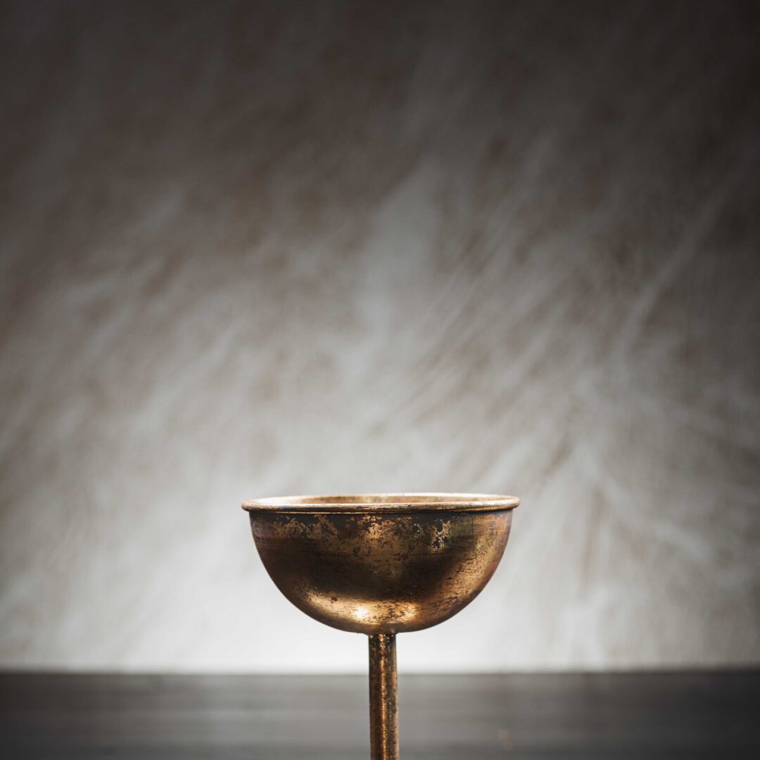 Μεταλλικό Κηροπήγιο Αντικέ Χρυσό